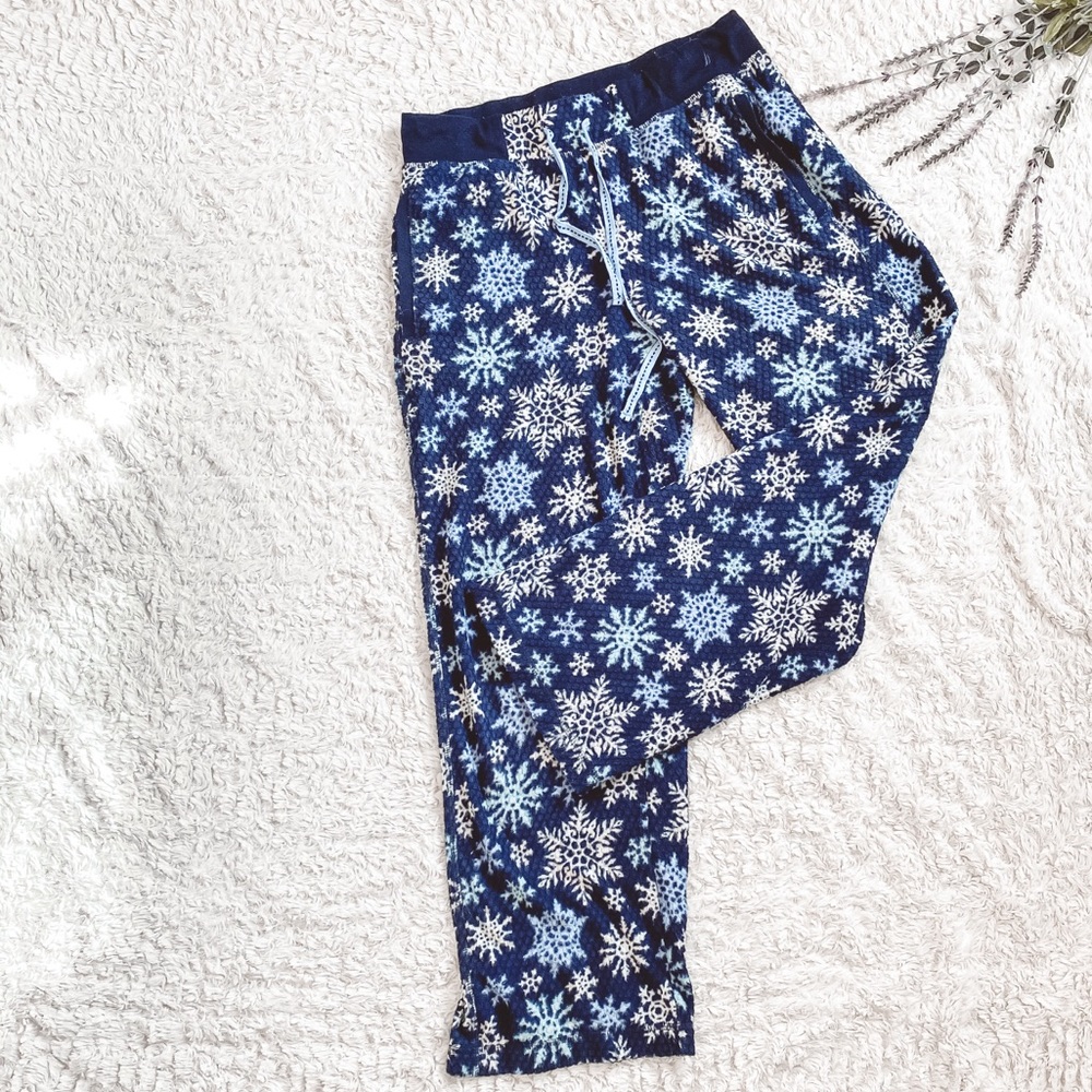 Nautica blue snowflake pajama set- pants with half button up long sleeve shirt